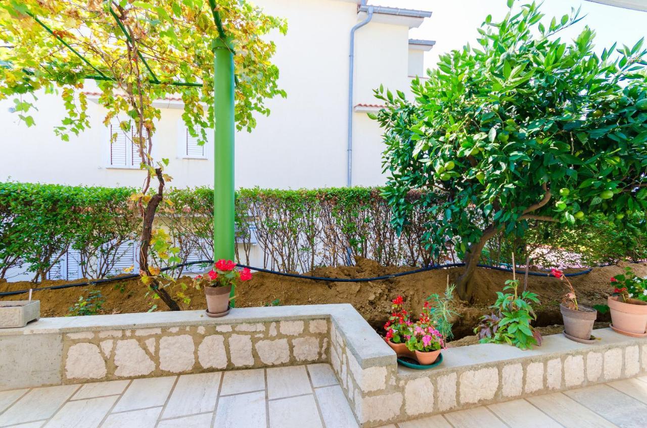 Apartments Ruza A Lopar Exterior photo
